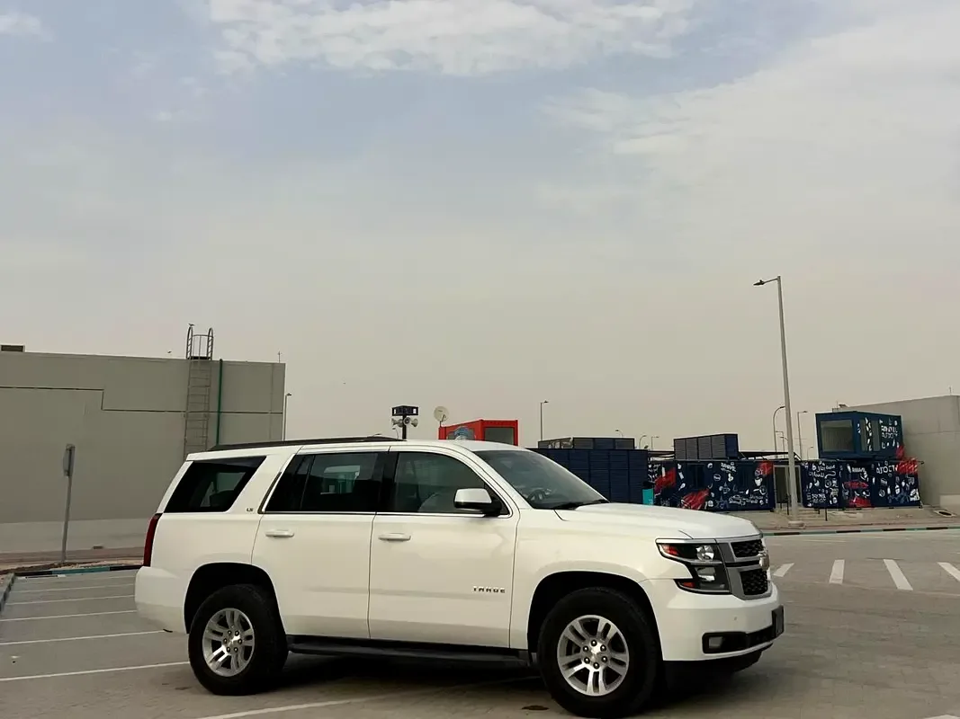 Chevrolet Tahoe 5.3 AT (360 hp)