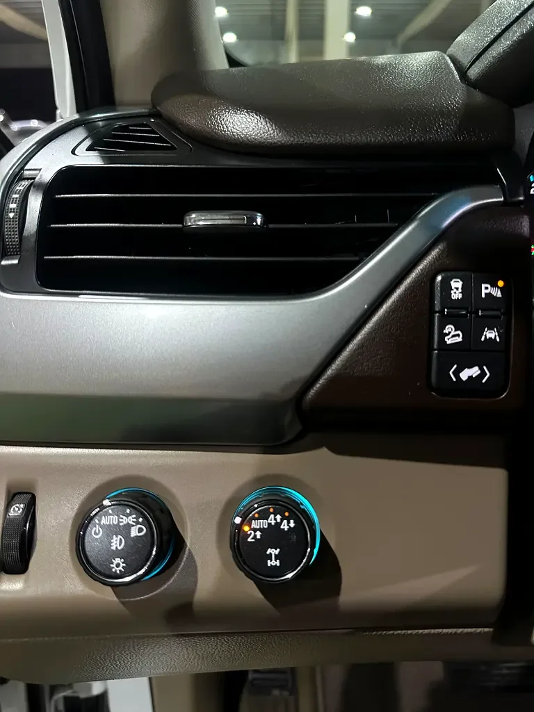 Chevrolet Tahoe 5.3 AT (360 hp) - 15