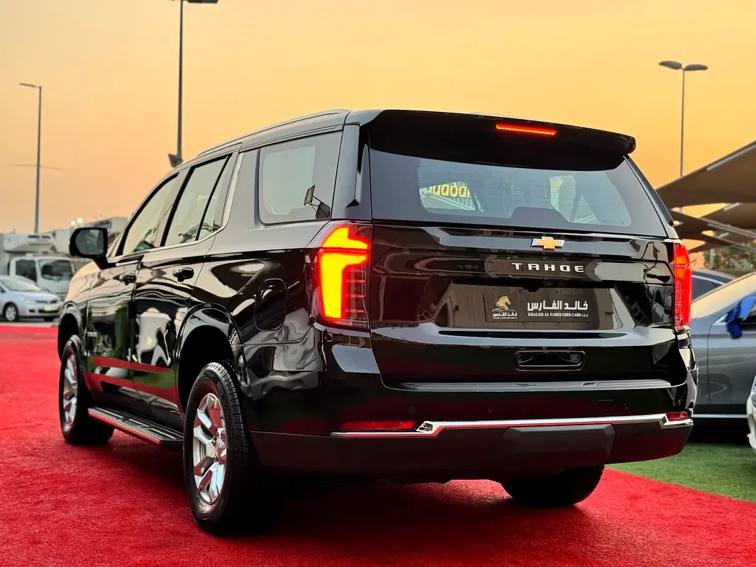 Chevrolet Tahoe 6.2 AT (426 حصان) - 8