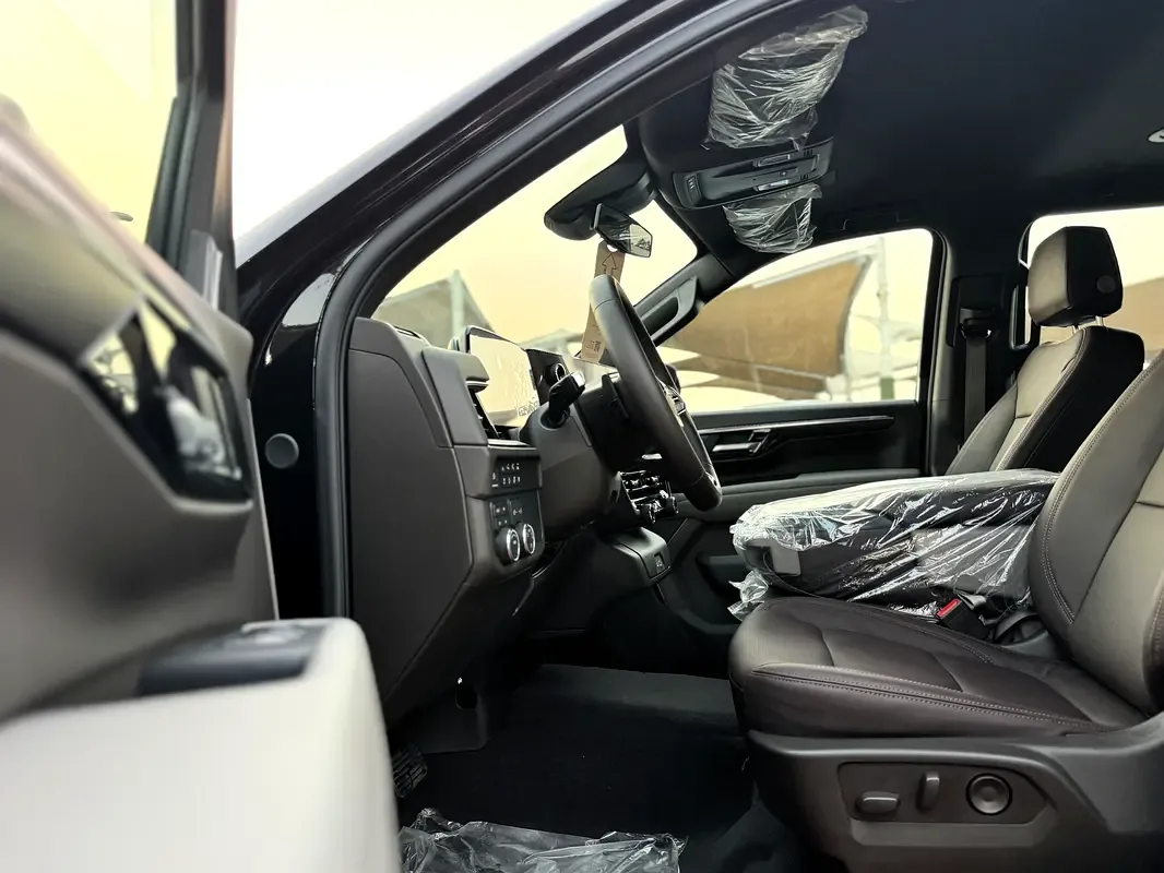Chevrolet Tahoe 6.2 AT (426 حصان) - 11
