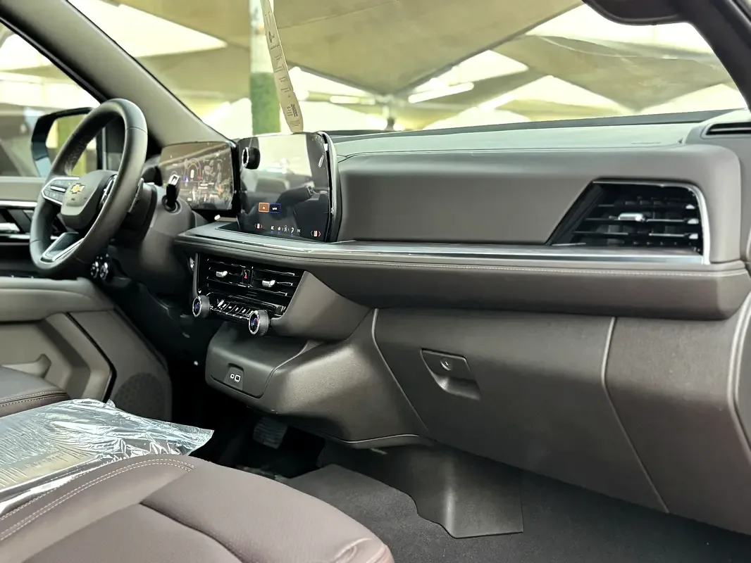 Chevrolet Tahoe 6.2 AT (426 حصان) - 14