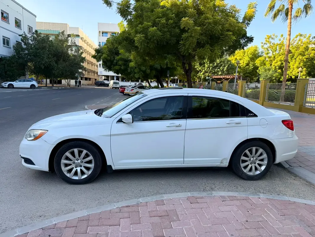 Chrysler 200 2.4 AT (173 hp)