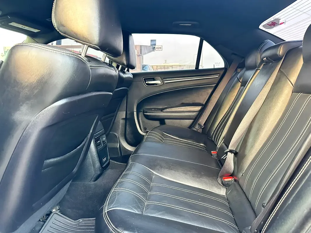 Chrysler 300C 3.6 AT (296 حصان) - 10