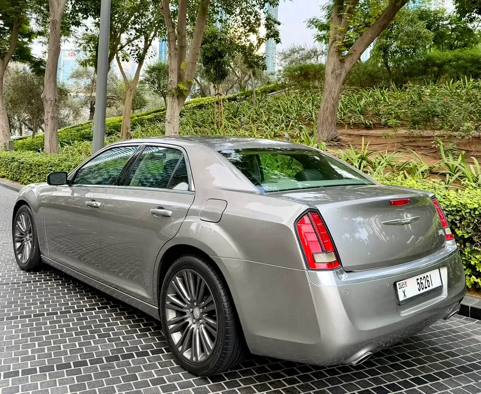 Chrysler 300C 3.6 AT (296 حصان) - 2