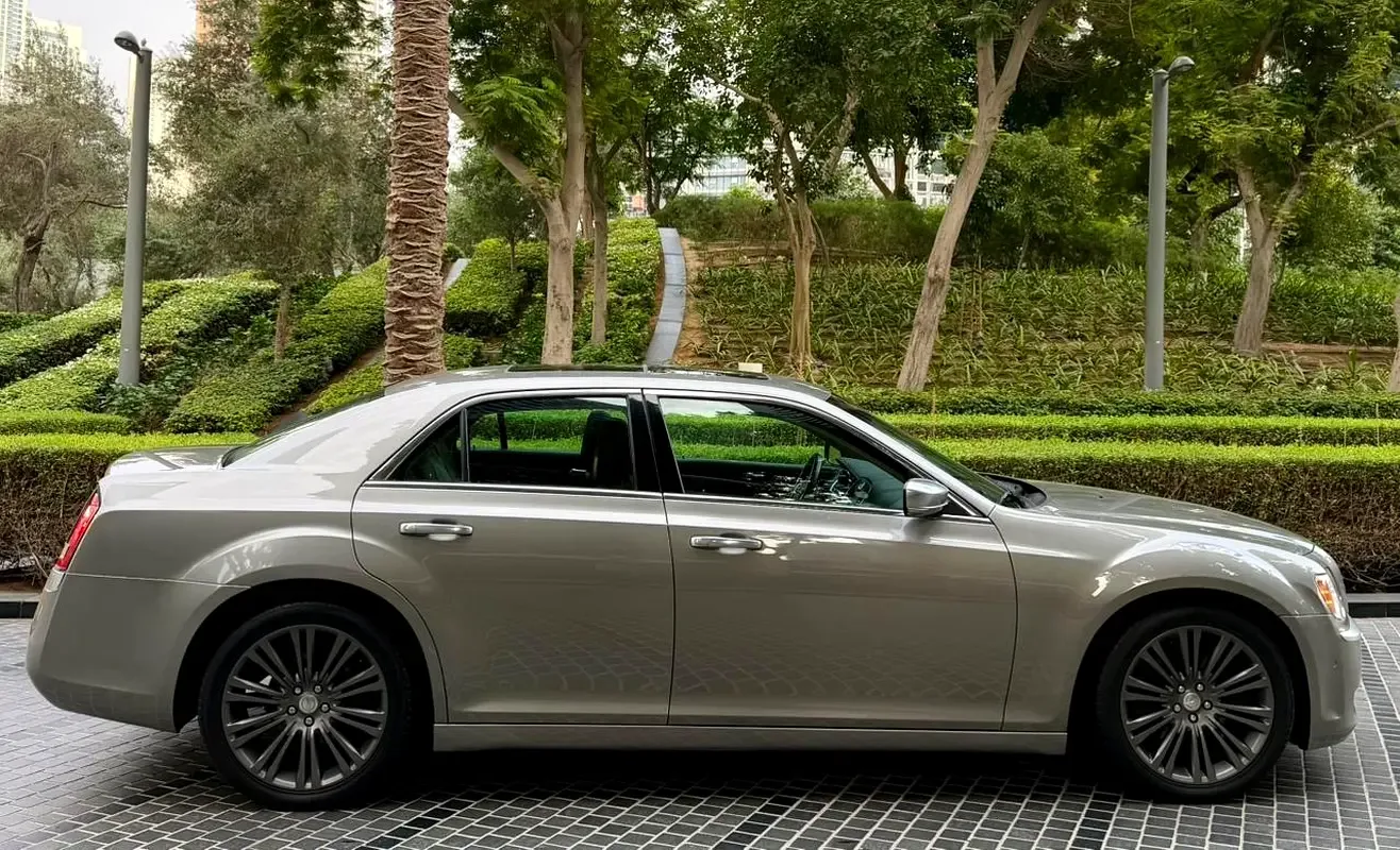 Chrysler 300C 3.6 AT (296 حصان) - 10