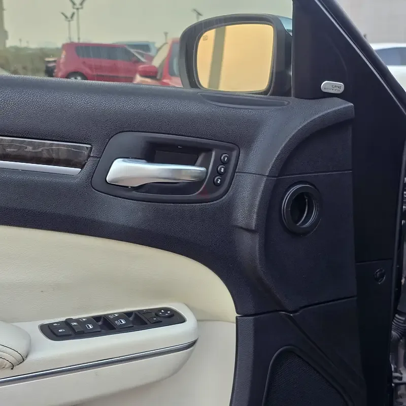 Chrysler 300C 3.6 AT (296 hp) - 3