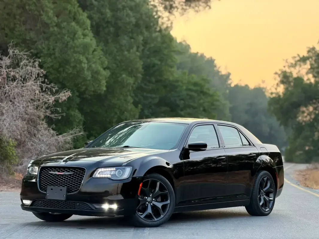 Chrysler 300C 3.6 AT (296 حصان) - 3