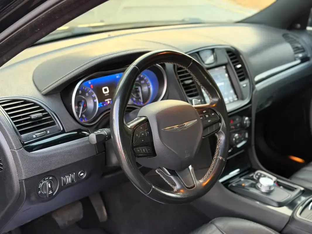 Chrysler 300C 3.6 AT (296 حصان) - 9