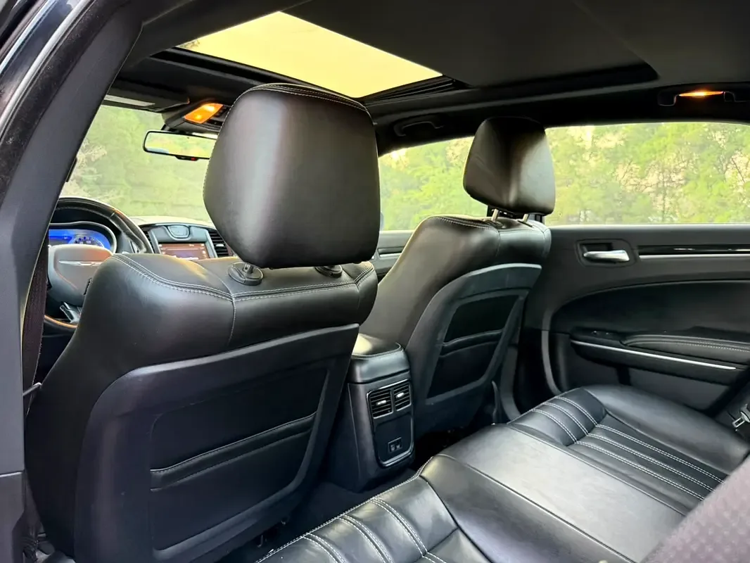 Chrysler 300C 3.6 AT (296 حصان) - 10