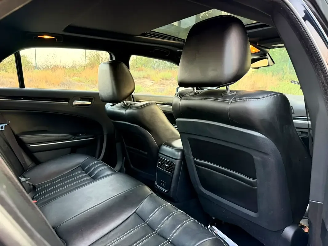 Chrysler 300C 3.6 AT (296 حصان) - 13