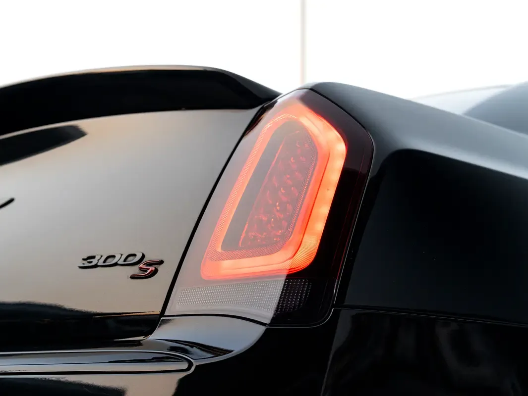 Chrysler 300C 5.7 AT (367 hp) - 6