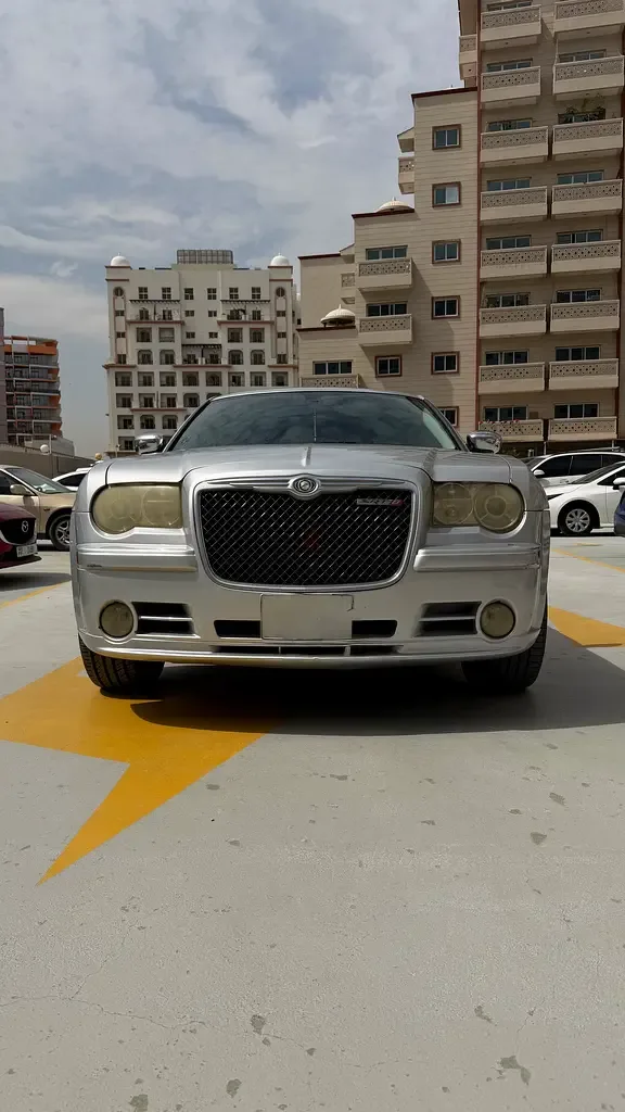 Chrysler 300C 6.1 AT SRT8 (425 حصان) - 3