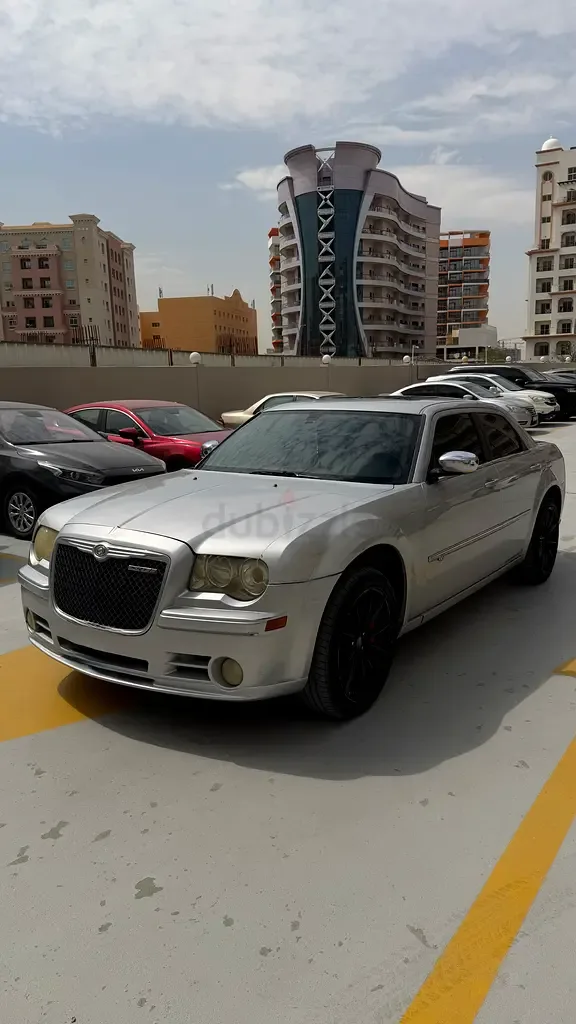 Chrysler 300C 6.1 AT SRT8 (425 حصان) - 8
