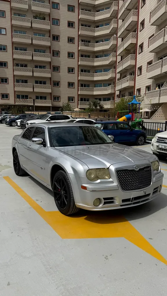 Chrysler 300C 6.1 AT SRT8 (425 حصان) - 11