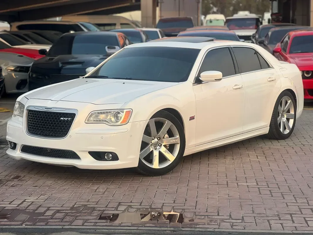Chrysler 300C 6.4 AT (477 hp)