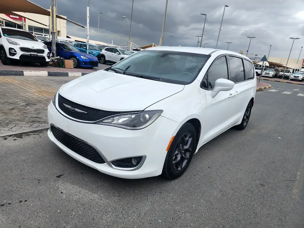 Chrysler Pacifica 3.6 AT (287 hp)