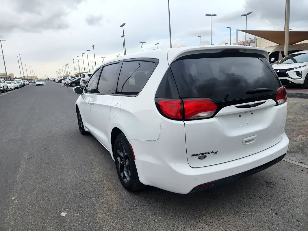 Chrysler Pacifica 3.6 AT (287 hp) - 8