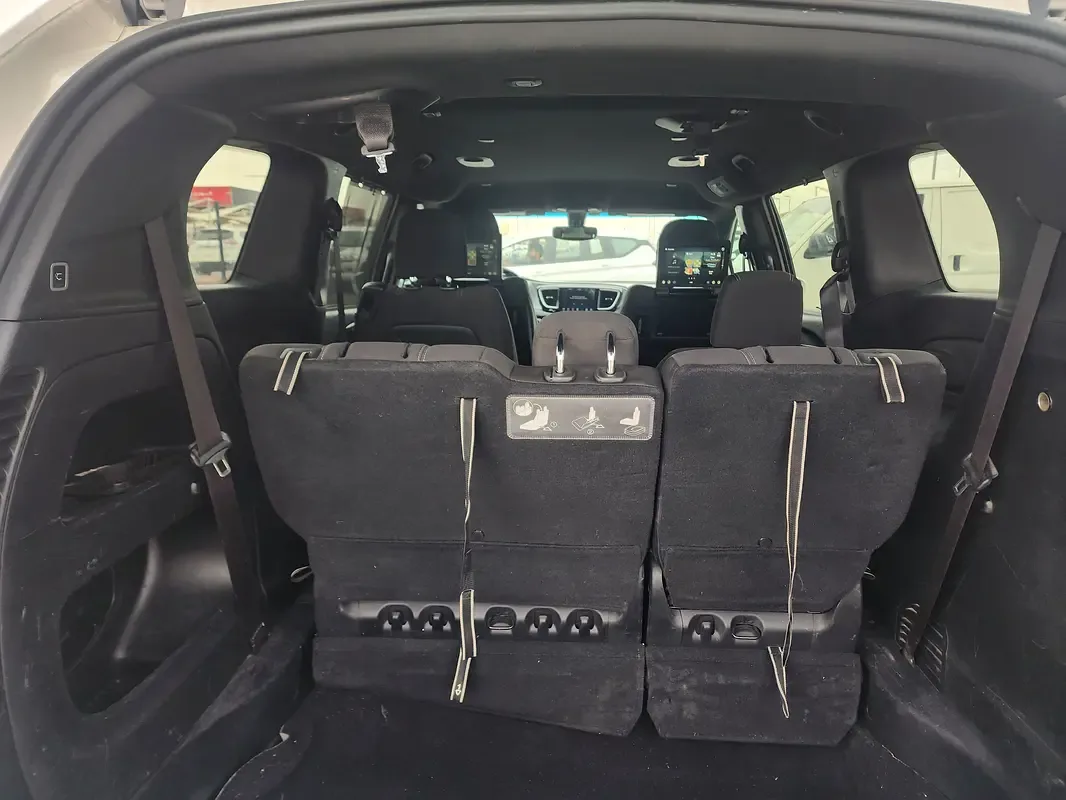 Chrysler Pacifica 3.6 AT (287 hp) - 12