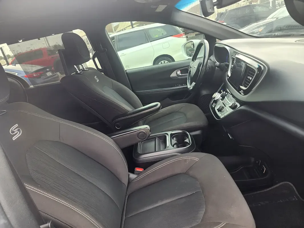 Chrysler Pacifica 3.6 AT (287 hp) - 13