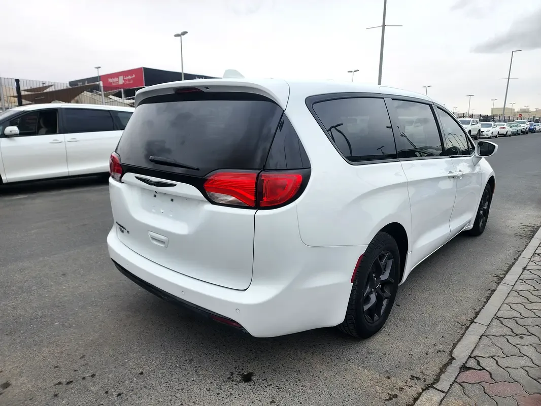 Chrysler Pacifica 3.6 AT (287 hp) - 11