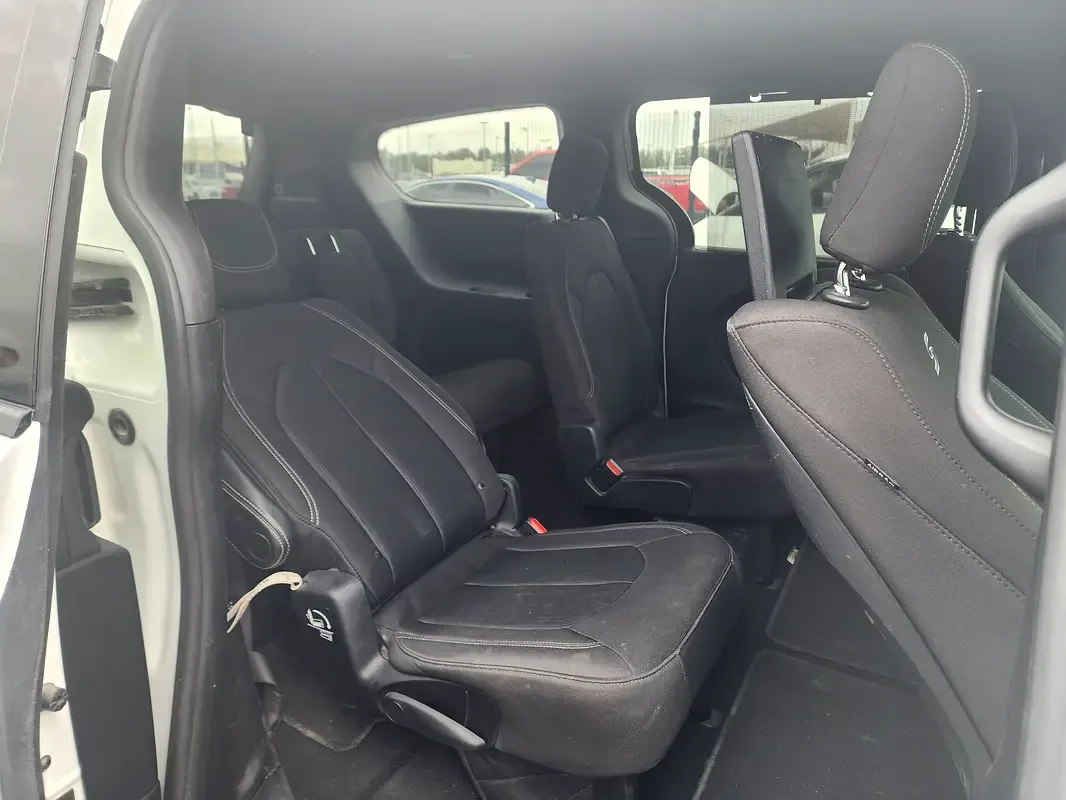 Chrysler Pacifica 3.6 AT (287 hp) - 15