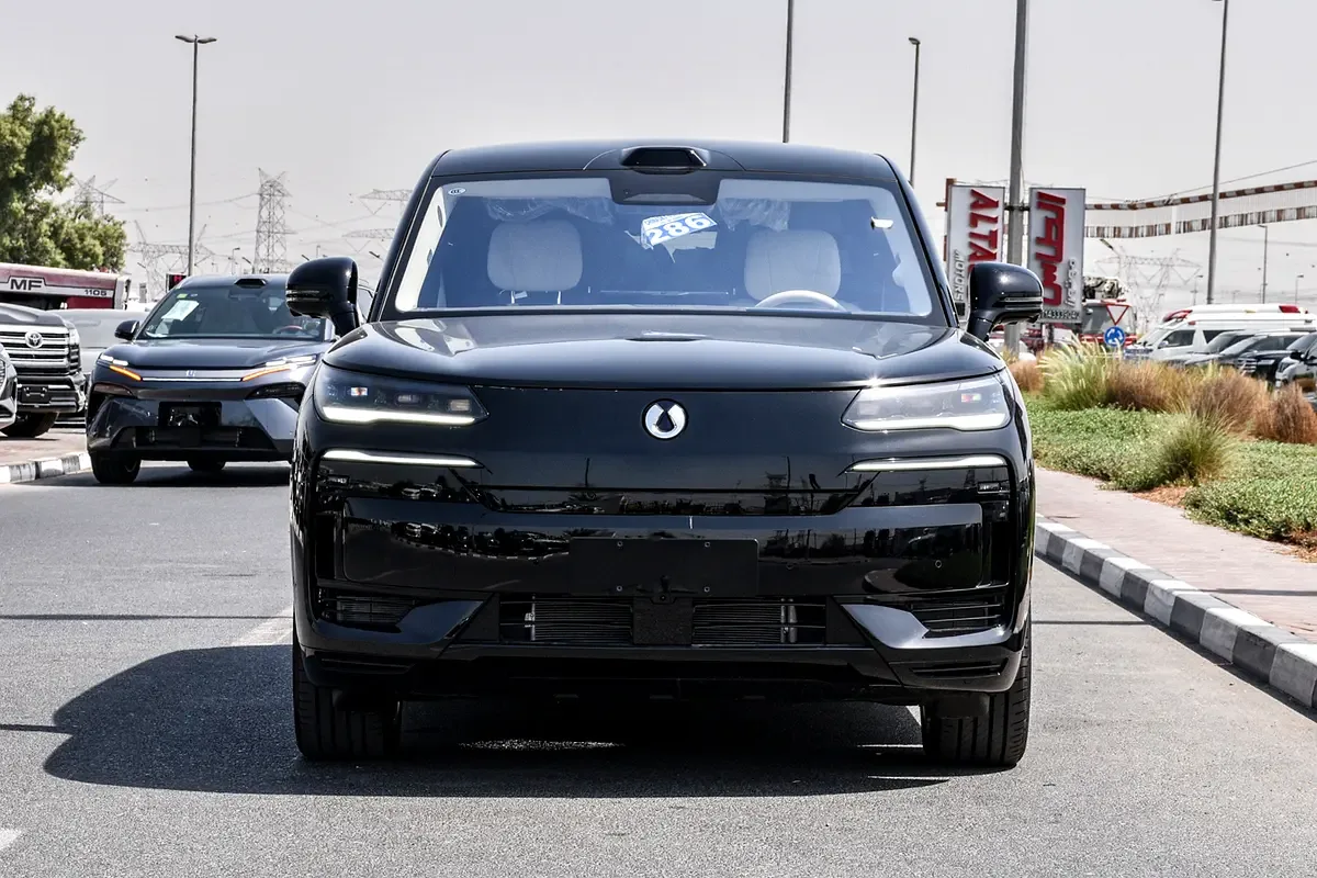 Denza N9 2.0 CVT 4WD (925 hp)