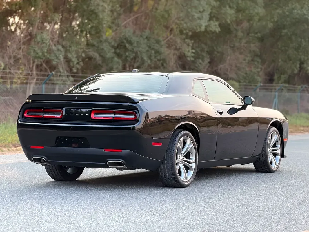Dodge Challenger 3.6 AT RWD (309 حصان) - 3