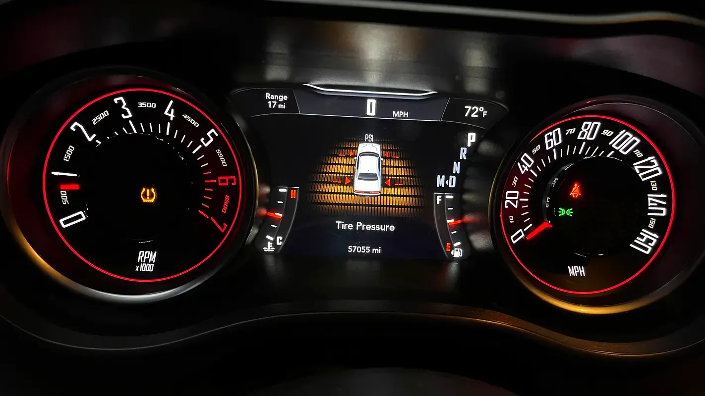 Dodge Challenger 3.6 AT RWD (309 hp) - 15