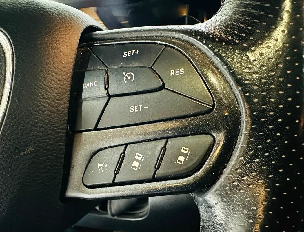 Dodge Challenger 3.6 AT RWD (309 hp) - 14
