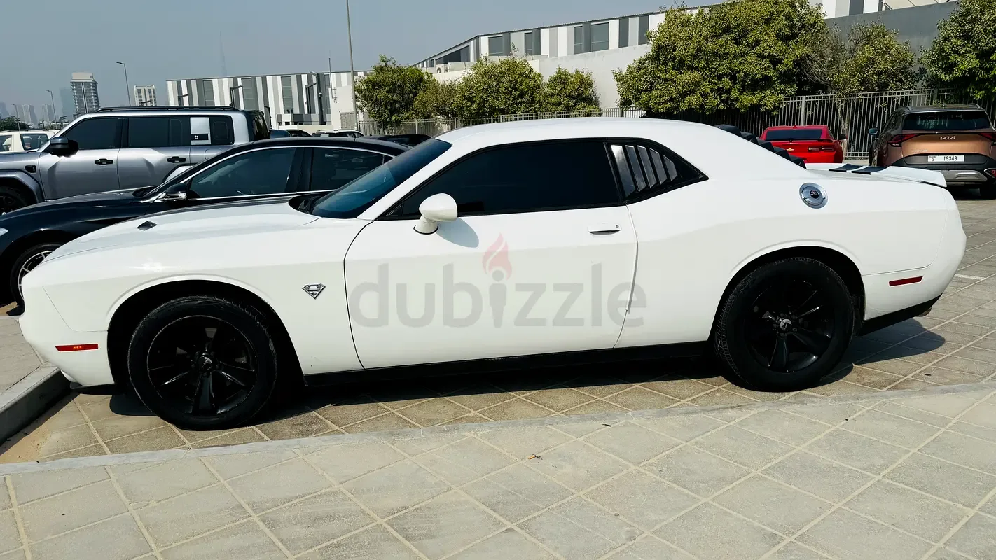 Dodge Challenger 3.6 AT RWD (309 hp) - 3