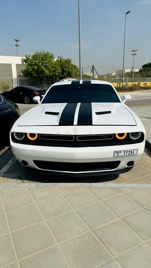 Dodge Challenger 3.6 AT RWD (309 hp) - 2