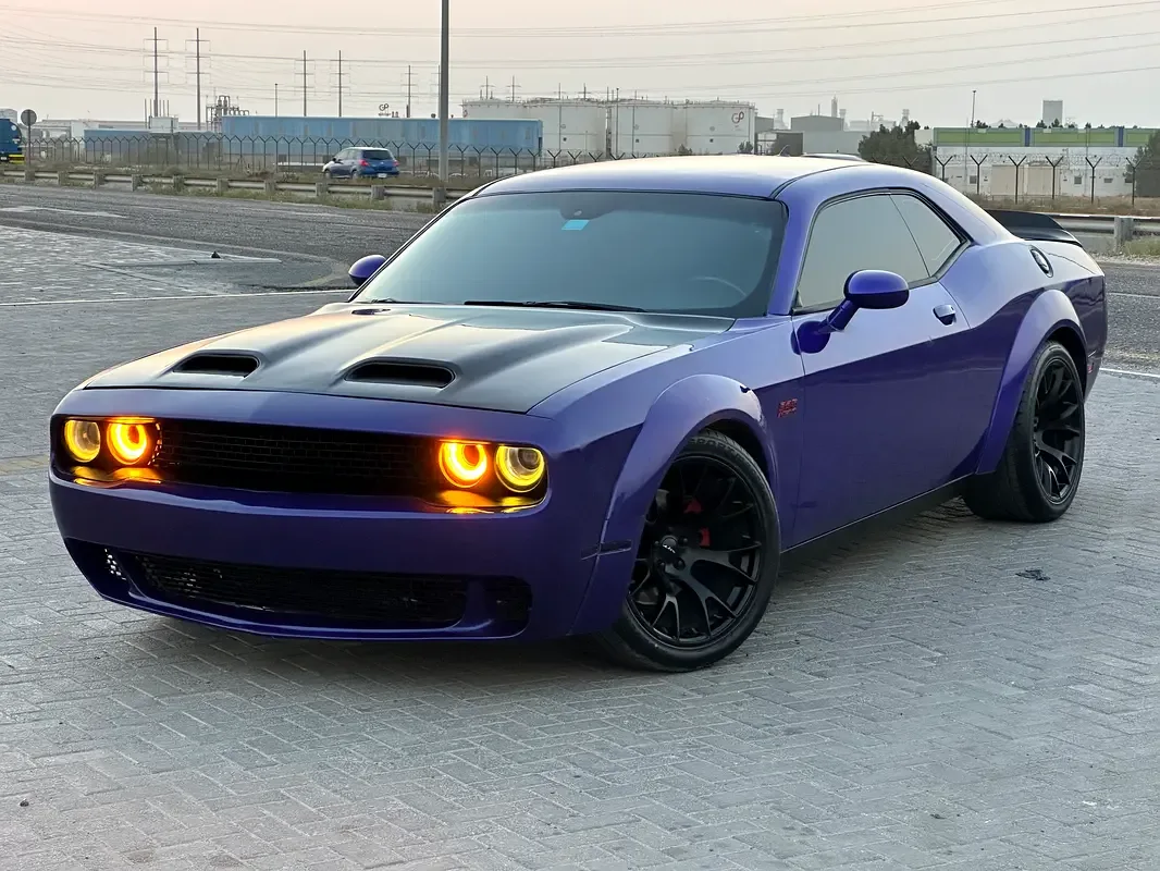 Dodge Challenger 5.7 AT RWD (380 hp)