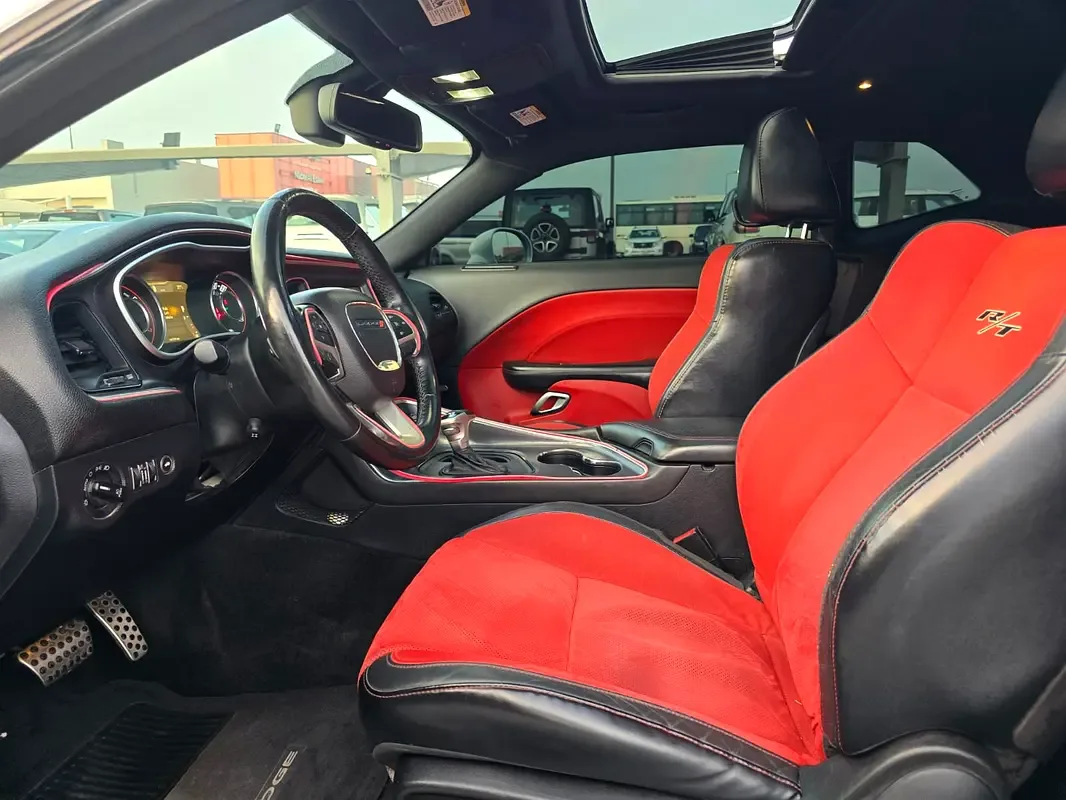 Dodge Challenger 5.7 AT RWD (380 hp) - 9