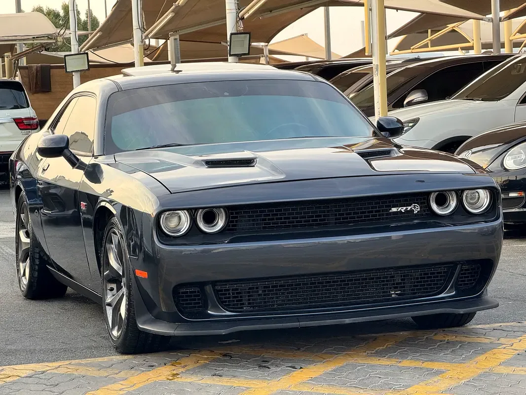 Dodge Challenger 5.7 AT RWD (380 hp) - 5