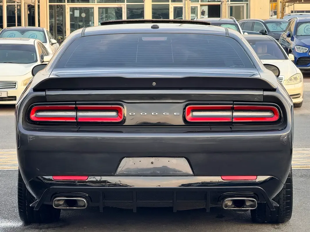 Dodge Challenger 5.7 AT RWD (380 hp) - 11