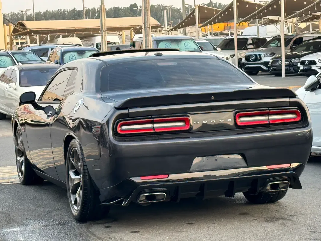 Dodge Challenger 5.7 AT RWD (380 hp) - 10