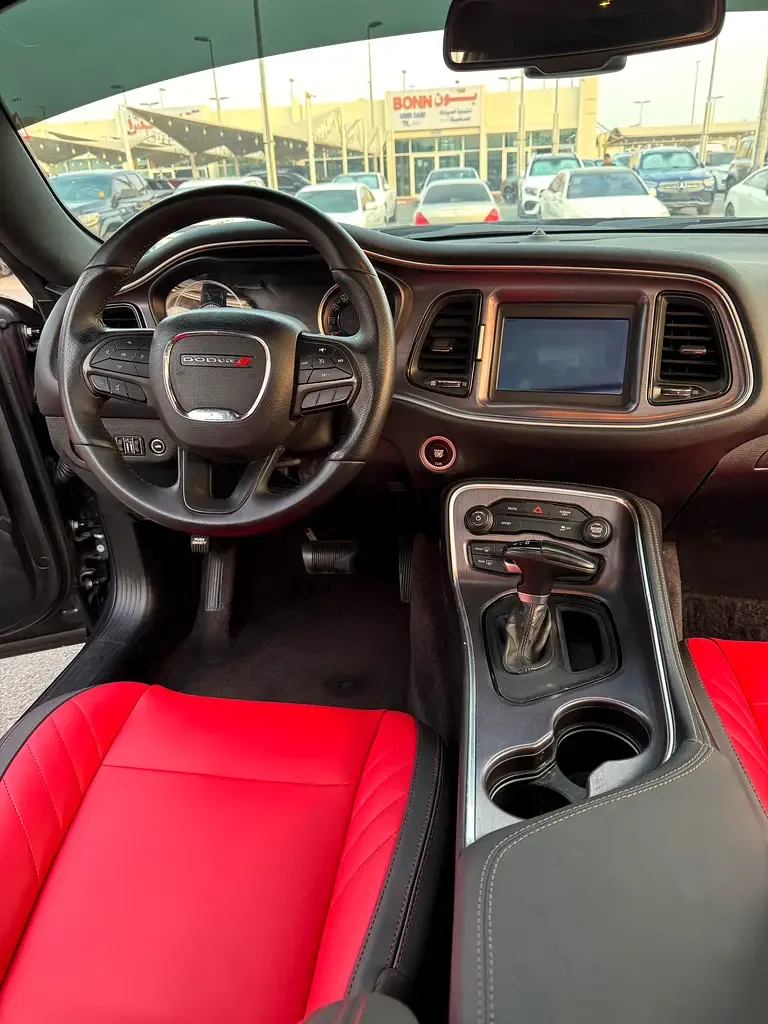 Dodge Challenger 5.7 AT RWD (380 hp) - 15