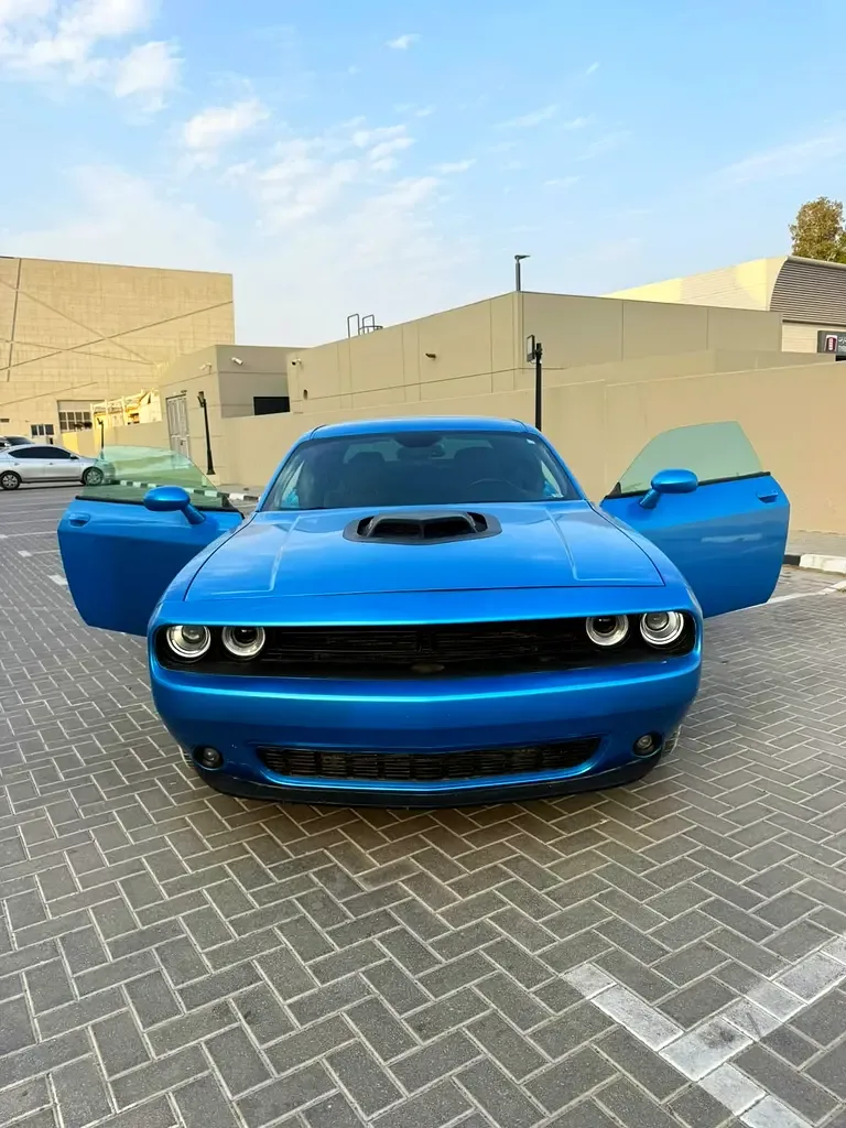 Dodge Challenger 5.7 AT RWD (380 hp)
