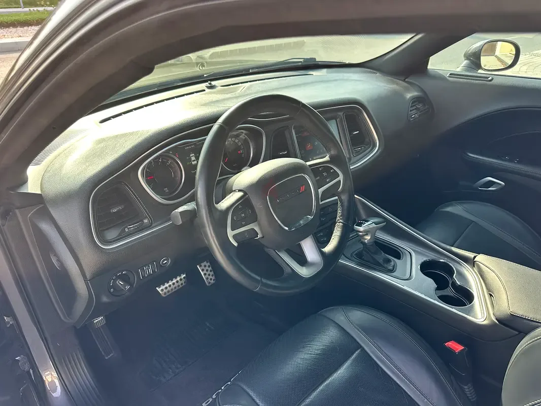 Dodge Challenger 5.7 AT RWD (380 حصان) - 7