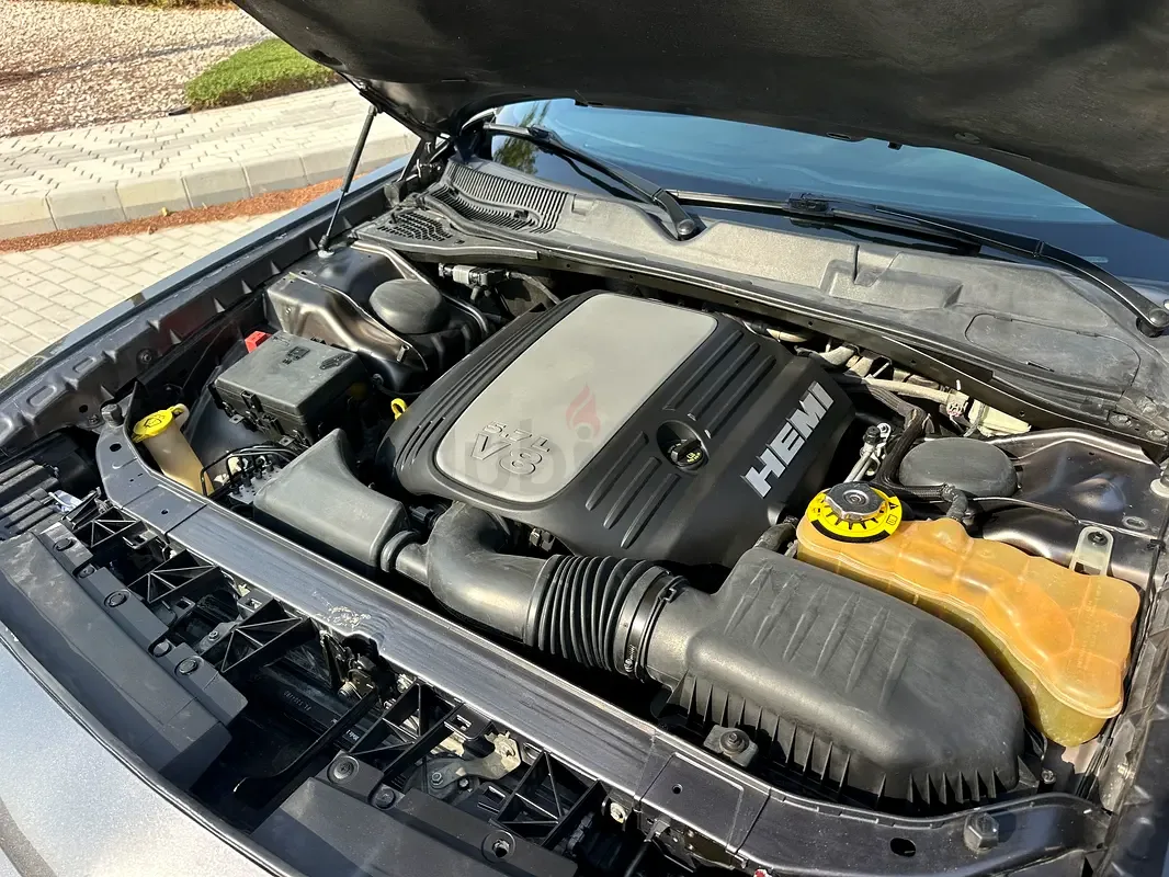 Dodge Challenger 5.7 AT RWD (380 حصان) - 9