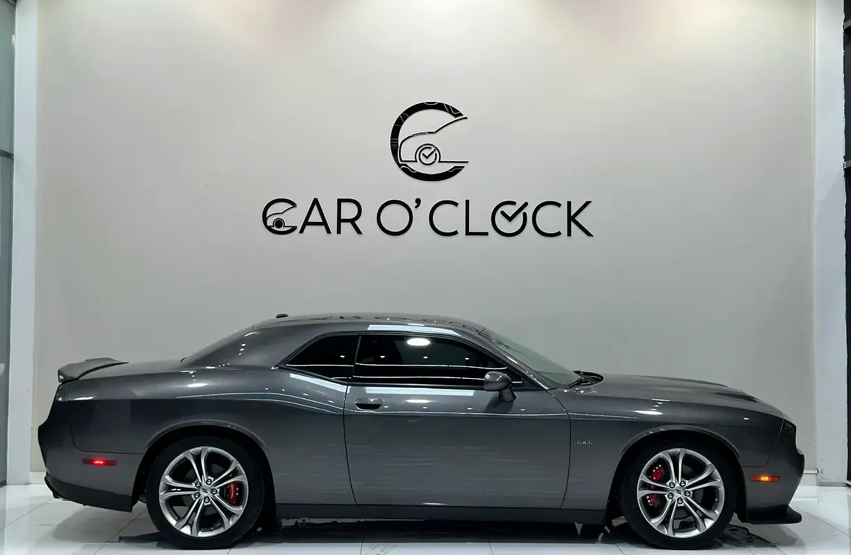 Dodge Challenger 5.7 AT RWD (380 hp) - 5