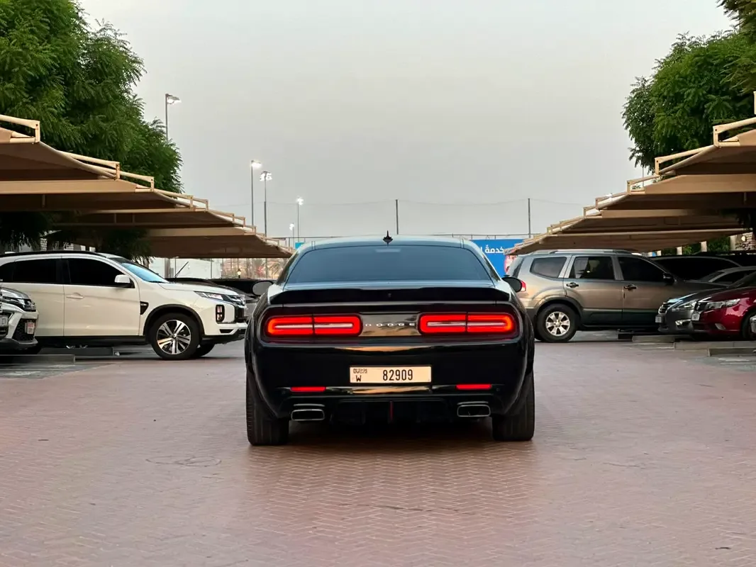 Dodge Challenger 5.7 AT RWD (380 hp) - 3