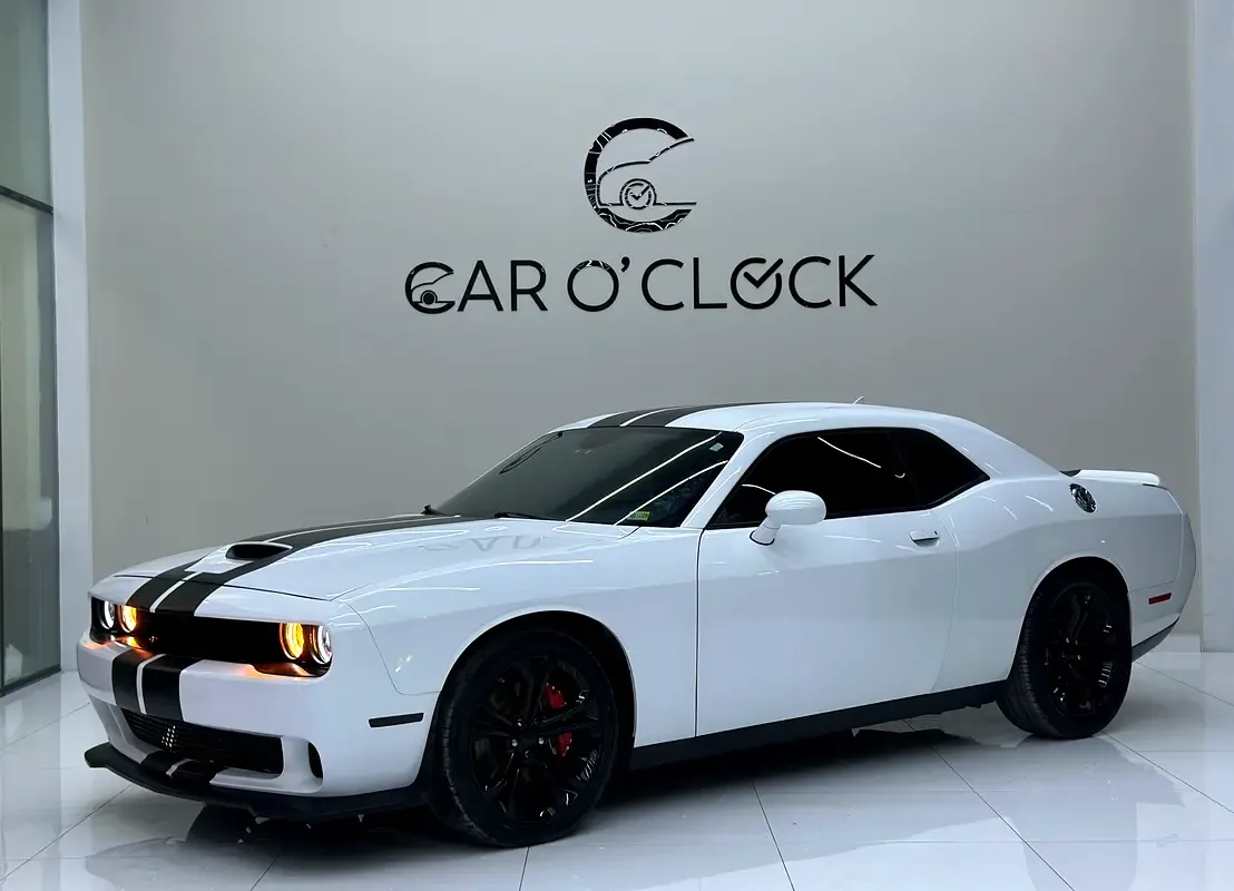 Dodge Challenger 5.7 AT RWD (380 حصان)