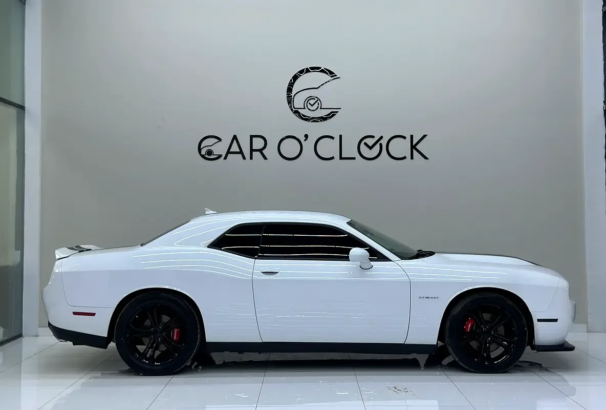 Dodge Challenger 5.7 AT RWD (380 حصان) - 5