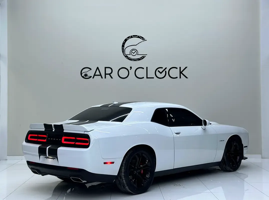 Dodge Challenger 5.7 AT RWD (380 حصان) - 7