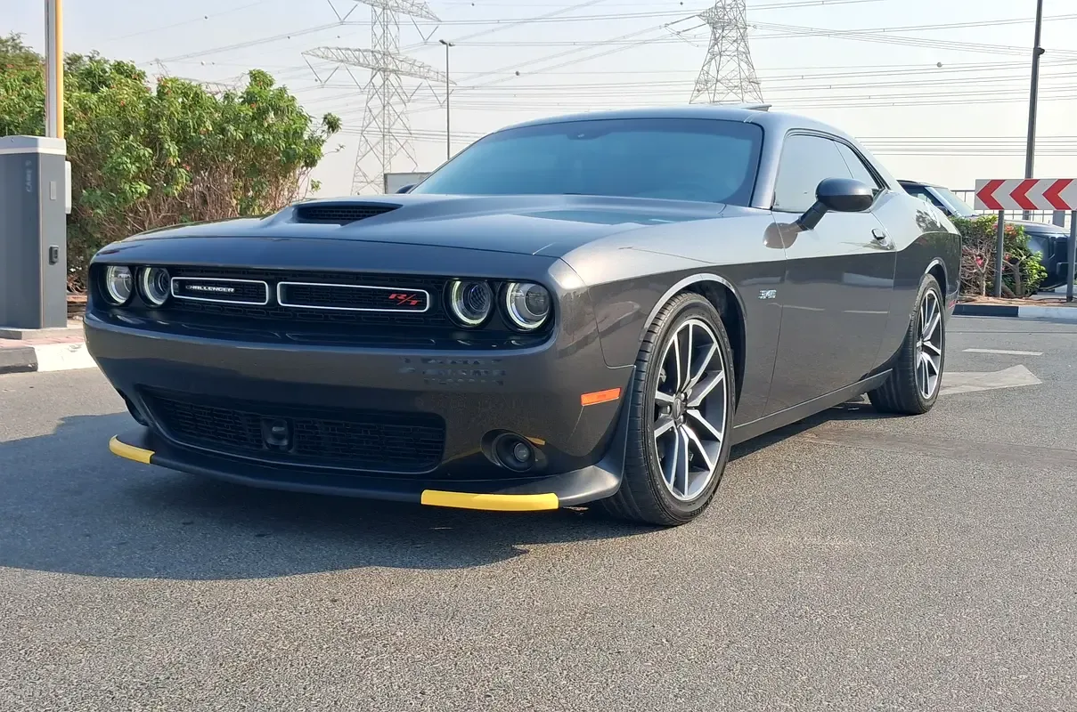 Dodge Challenger 5.7 AT RWD (380 hp)