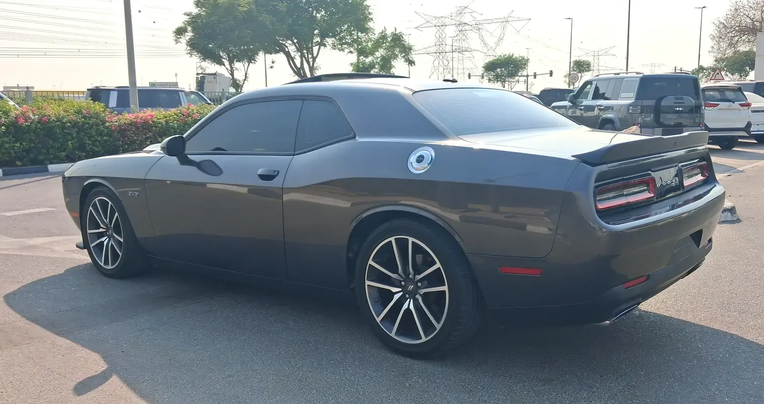 Dodge Challenger 5.7 AT RWD (380 hp) - 6