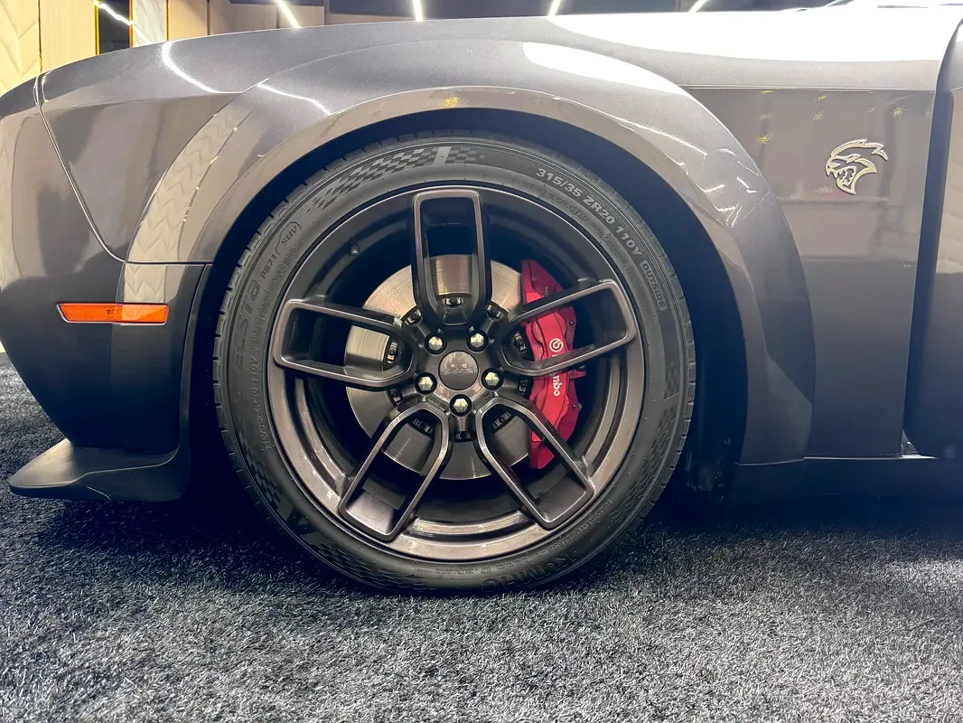 Dodge Challenger 6.2 AT RWD (717 hp) - 10