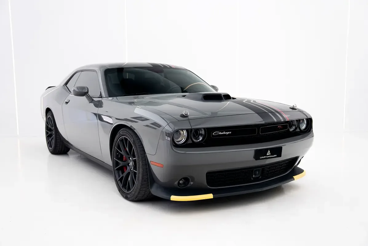 Dodge Challenger 6.4 AT RWD (492 hp)