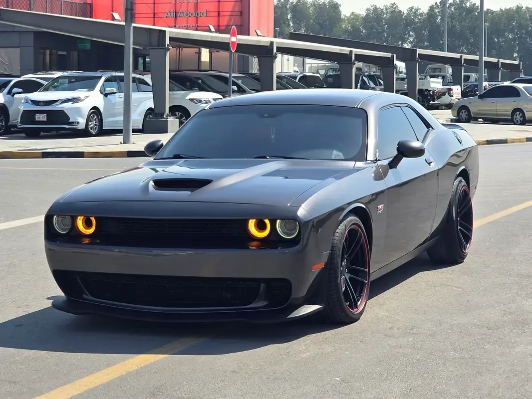 Dodge Challenger 6.4 AT RWD (492 hp) - 2